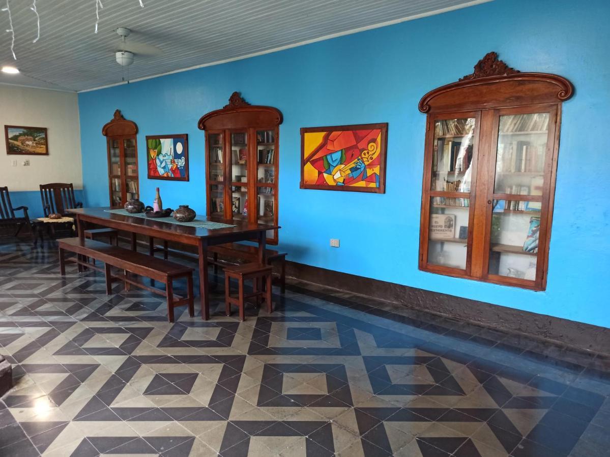 Hostal Harvest House Леон Экстерьер фото