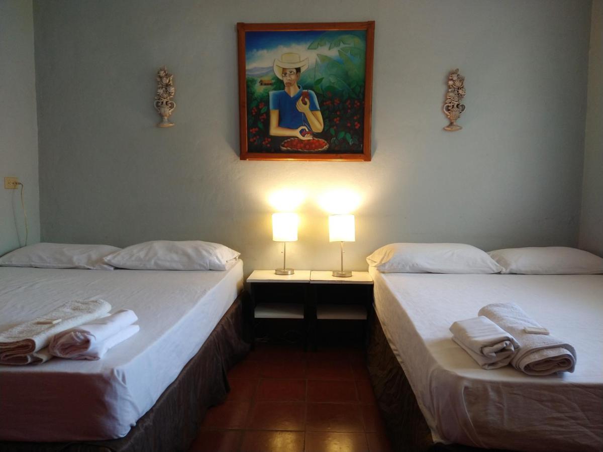 Hostal Harvest House Леон Экстерьер фото