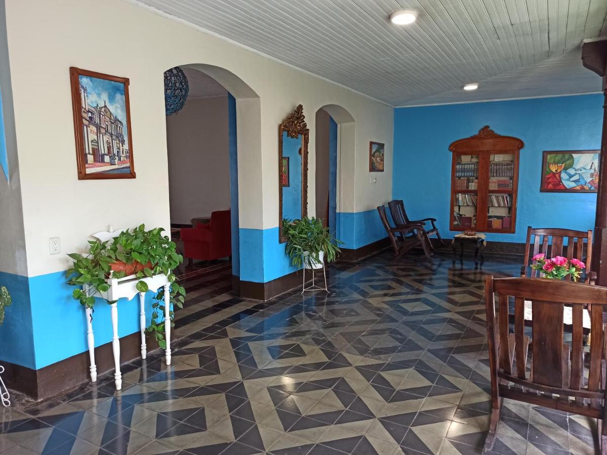 Hostal Harvest House Леон Экстерьер фото