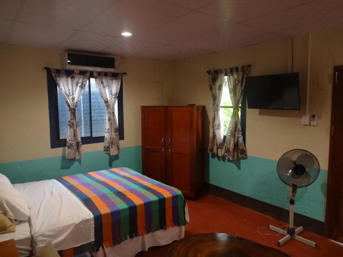 Hostal Harvest House Леон Экстерьер фото