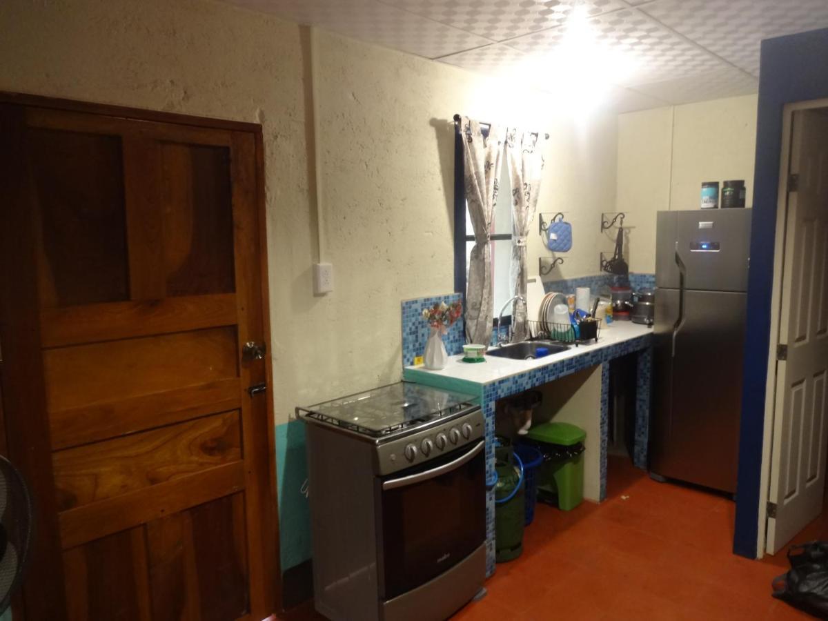 Hostal Harvest House Леон Экстерьер фото